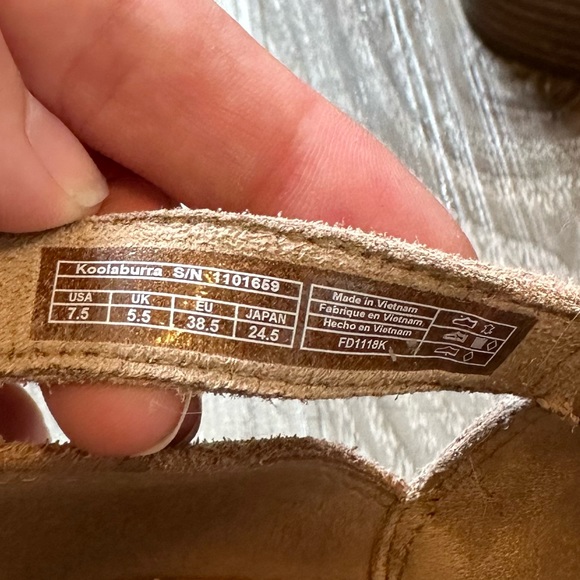 UGG Koolaburra Kaiah taupe suede cut out booties shooties with small block heel - Picture 4 of 7